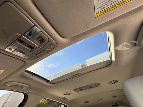 Used 2022 Kia Telluride EX image 29