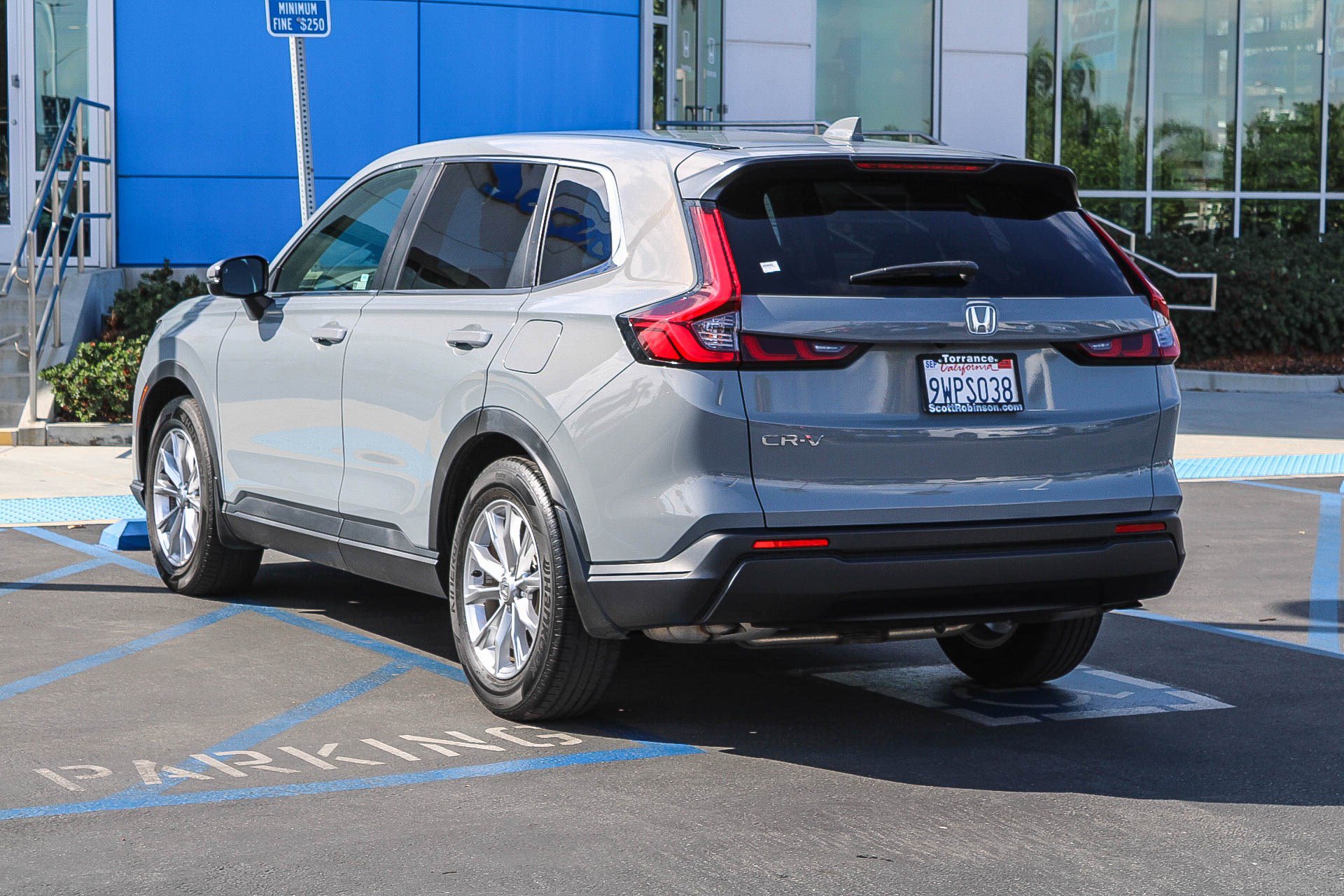 Used 2024 Honda CR-V EX image 9