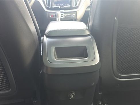 Used 2018 Volvo XC60 T6 R-Design w/ Convenience Package image 21