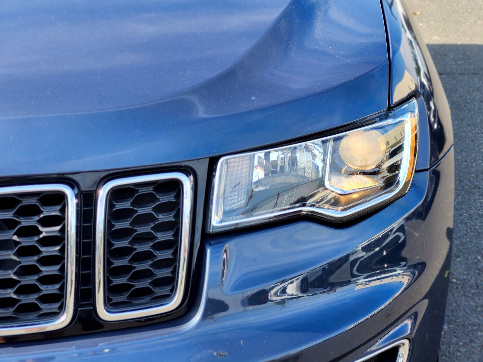 Used 2020 Jeep Grand Cherokee Limited AWD/4WD image 9