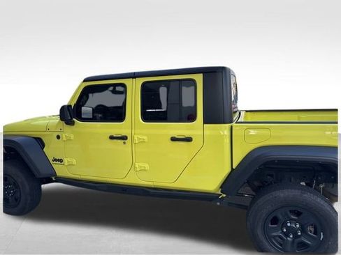 Used 2023 Jeep Gladiator Sport w/ Trailer Tow Package image 13
