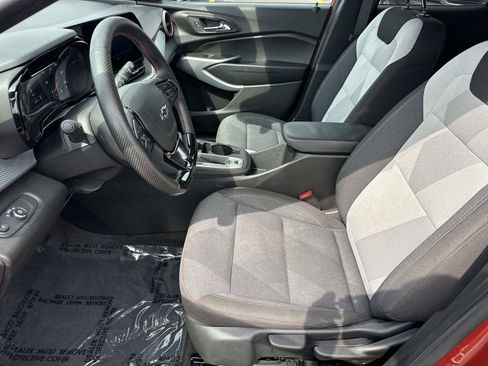 Certified 2024 Chevrolet Trax RS w/ Driver Confidence Package FWD image 18