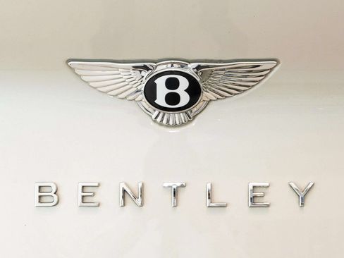 Used 2022 Bentley Bentayga AWD/4WD image 68