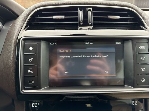 Used 2017 Jaguar F-PACE Prestige image 50