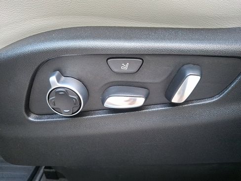 Used 2021 Cadillac XT4 Premium Luxury image 19