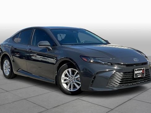 Used 2025 Toyota Camry LE w/ Convenience Package FWD image 3