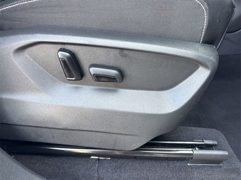 Certified 2024 Volkswagen Atlas Cross Sport SEL R-Line image 39