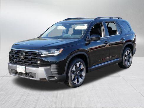 Certified 2026 Honda Pilot Elite image 3