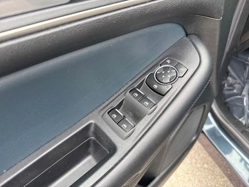 Used 2022 Ford Edge SEL w/ Sport Appearance Package image 10