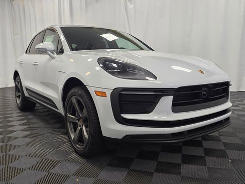 New 2026 Porsche Macan image 9