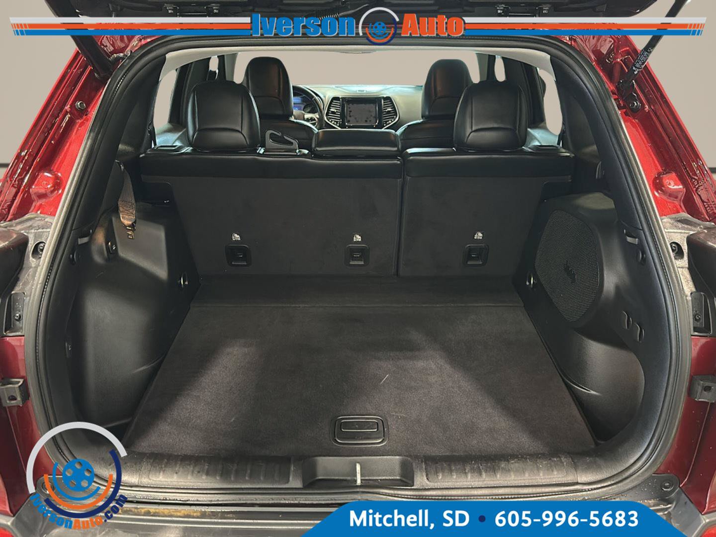 Used 2019 Jeep Cherokee Limited AWD/4WD image 28