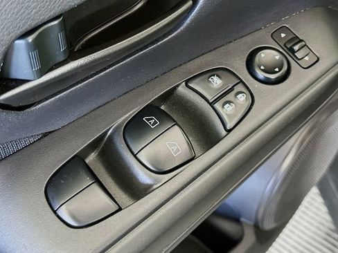 Used 2023 Nissan Kicks S image 19