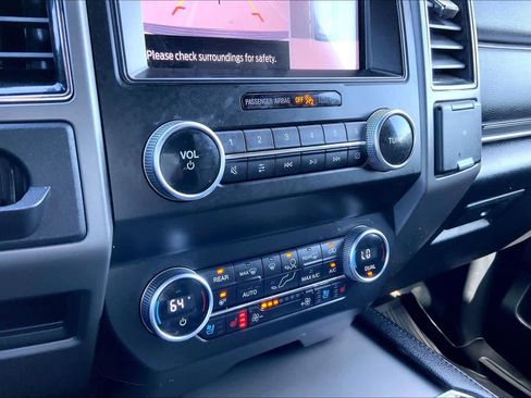 Used 2021 Ford Expedition Max XLT image 34