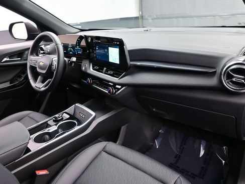 Used 2026 Chevrolet Equinox LT w/ Convenience Package II image 15