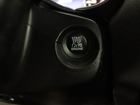 Used 2016 Jeep Renegade Limited FWD image 18