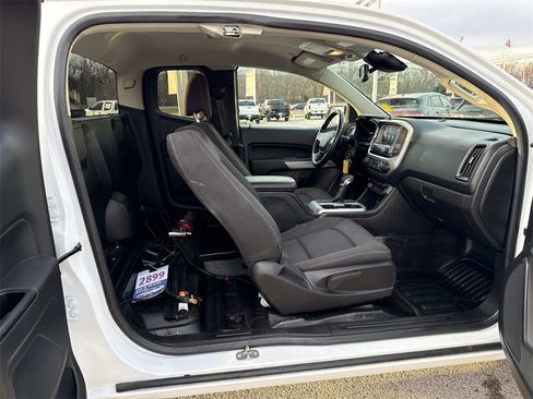 Used 2022 Chevrolet Colorado LT w/ Fleet Safety Package image 27