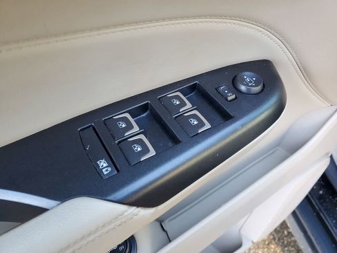 Used 2016 Cadillac SRX Luxury image 23