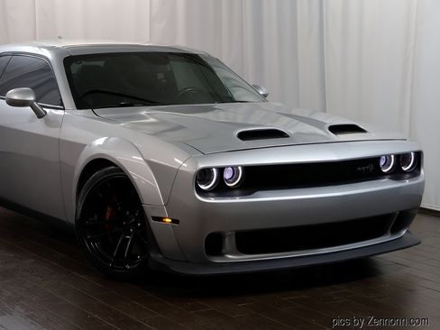 Used 2021 Dodge Challenger SRT Hellcat image 2