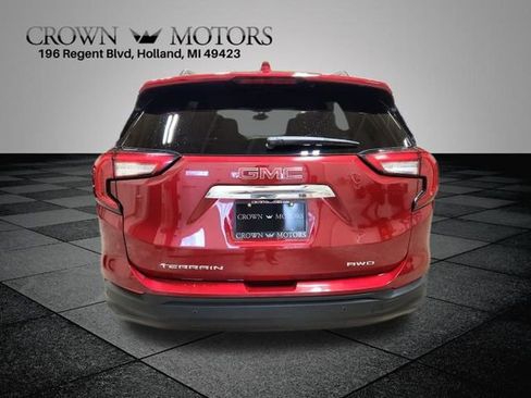 Certified 2024 GMC Terrain SLE w/ Driver Convenience Package image 4