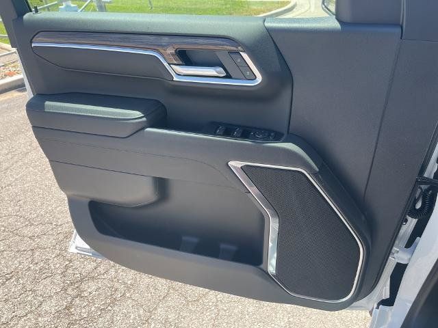 New 2025 Chevrolet Silverado 1500 LT AWD/4WD image 11