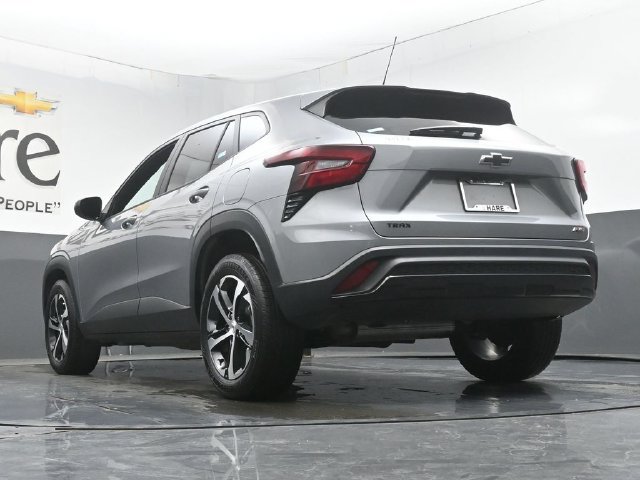 Used 2024 Chevrolet Trax RS w/ Driver Confidence Package FWD image 5