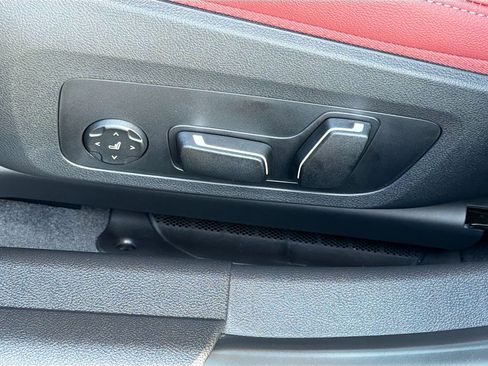 New 2026 BMW 330i Sedan w/ M Sport Package image 24