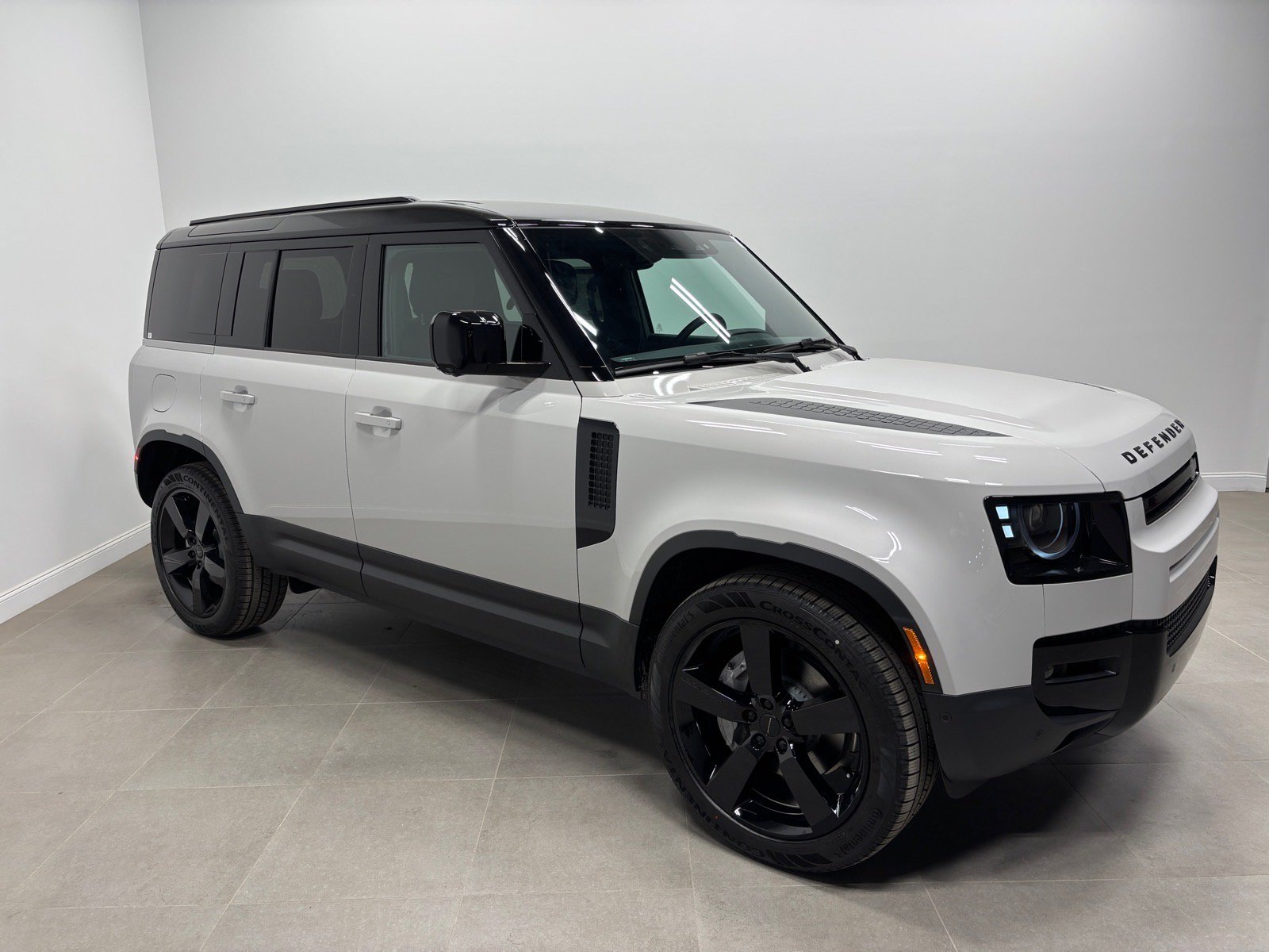 New 2026 Land Rover Defender 110 S AWD/4WD image 5