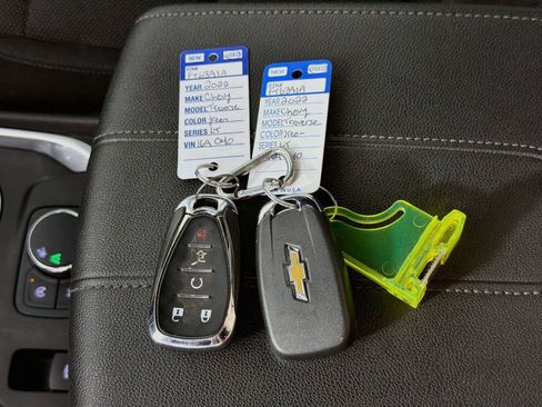 Used 2022 Chevrolet Traverse LT FWD image 4