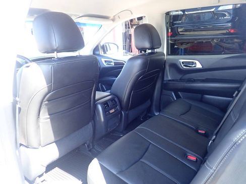 Used 2013 Nissan Pathfinder SL w/ Trailer Tow Pkg AWD/4WD image 11
