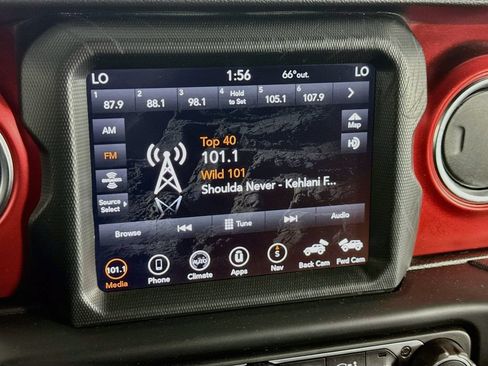 Used 2022 Jeep Wrangler Unlimited Rubicon w/ LED Lighting Group AWD/4WD image 16