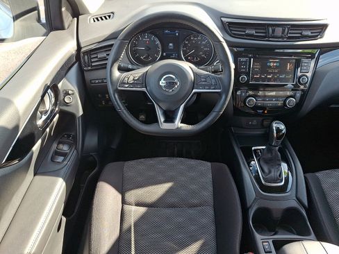 Used 2022 Nissan Rogue Sport SV image 11