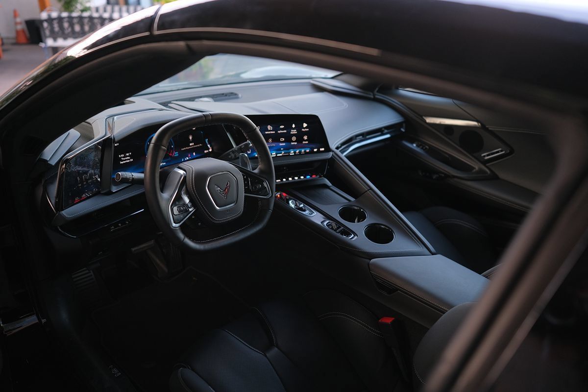 Used 2026 Chevrolet Corvette Stingray Preferred Cpe w/ Stealth Interior Trim Package RWD image 9