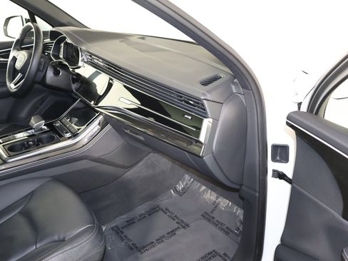 Used 2025 Audi Q7 3.0T Premium Plus image 40