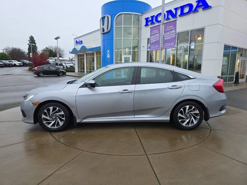 Used 2016 Honda Civic EX image 3
