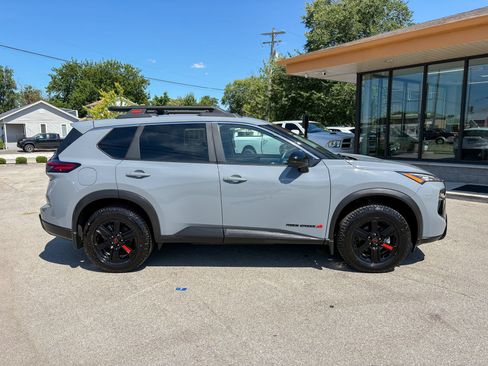 Used 2025 Nissan Rogue SV w/ Rock Creek Premium Package AWD/4WD image 15
