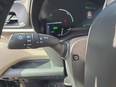 Used 2021 Toyota Sienna XLE image 28