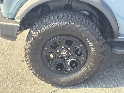 Used 2023 Ford Bronco Wildtrak image 17