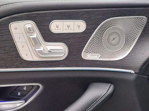 Used 2025 Mercedes-Benz GLS 450 4MATIC image 8