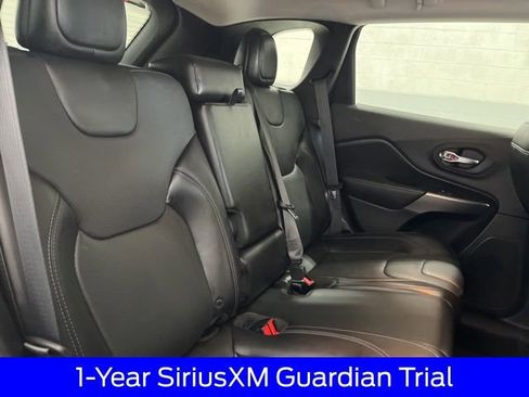 Used 2019 Jeep Cherokee Limited image 30