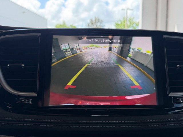 New 2026 Chrysler Pacifica Select AWD/4WD image 19