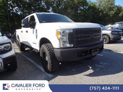 Used 2017 Ford F250 XL w/ STX Appearance Package AWD/4WD image 1
