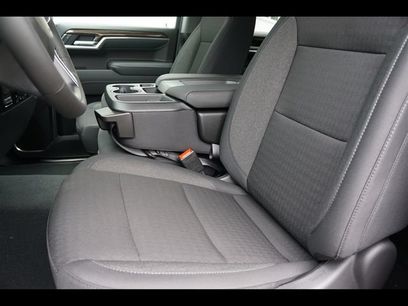 New 2026 Chevrolet Silverado 1500 LT w/ LPO, Dark Essentials Package