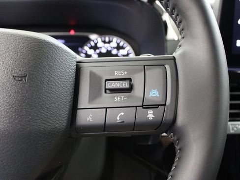 Used 2026 Nissan Pathfinder SV FWD image 26