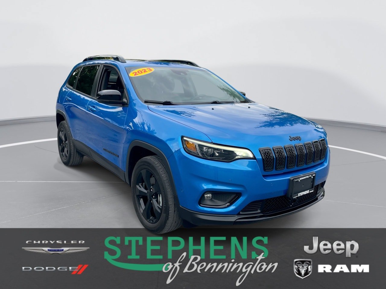 Used 2023 Jeep Cherokee Altitude Lux w/ Lux Elite Package AWD/4WD image 1