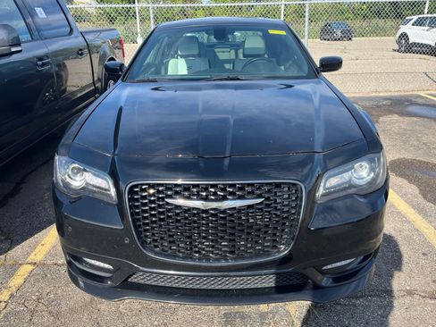 Used 2019 Chrysler 300 S w/ 300S Premium Group 2 AWD/4WD image 20