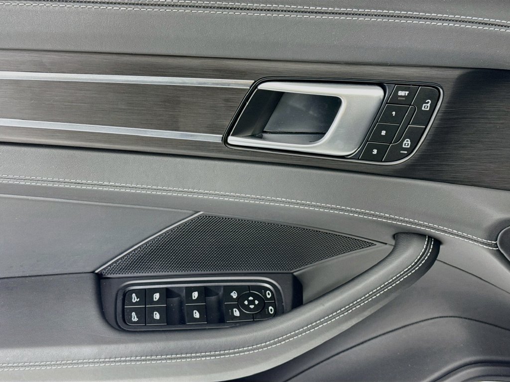 Certified 2023 Porsche Panamera Turbo S AWD/4WD image 11