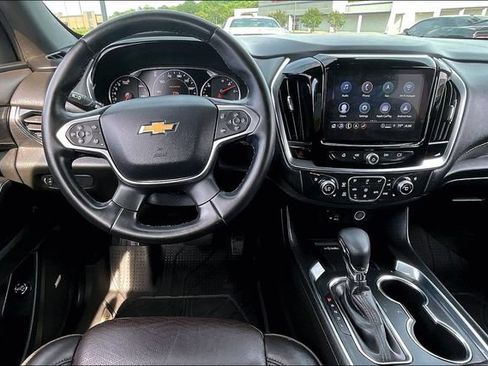 Used 2023 Chevrolet Traverse High Country FWD image 8