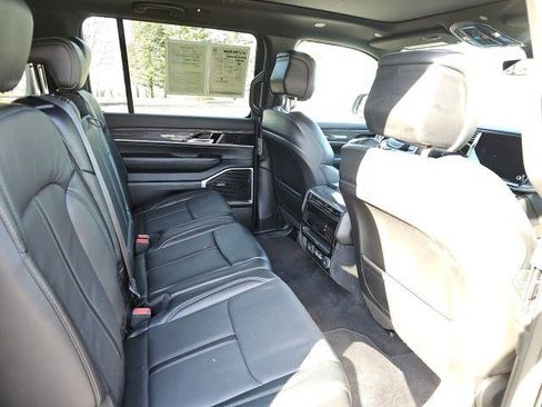 Used 2022 Jeep Wagoneer Series II w/ Premium Group I image 16