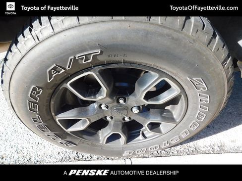 Used 2018 Jeep Wrangler Unlimited Sahara image 7