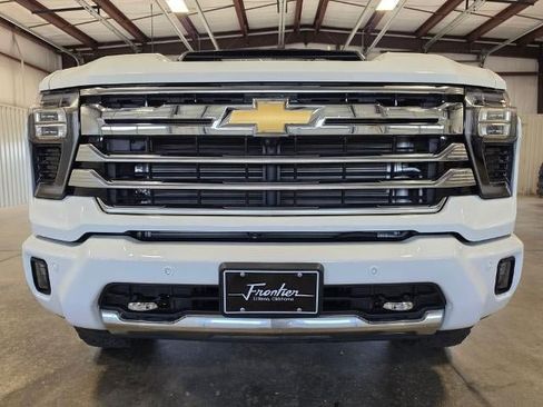Used 2024 Chevrolet Silverado 2500 High Country w/ Max Trailering Package AWD/4WD image 8